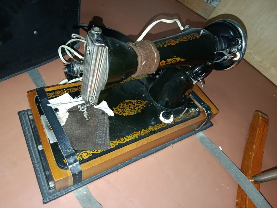 Швейная машинка почти новая