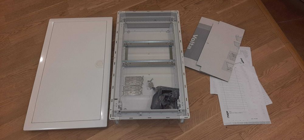 Продам щит HAGER VOLTA 36 (12 х 3)