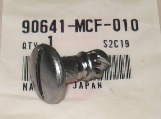 90641-MCF-010 Stud (9x15), Honda