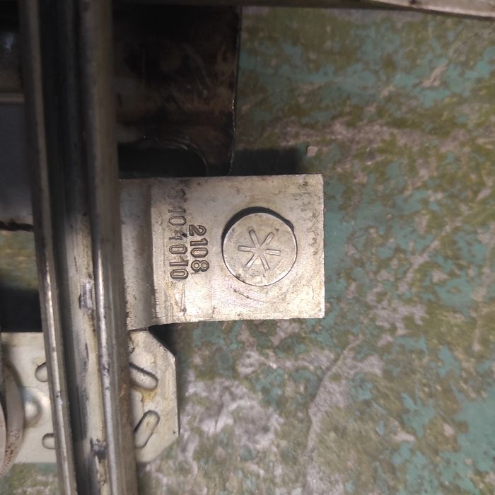 Скло підйомник ваз 2108-09