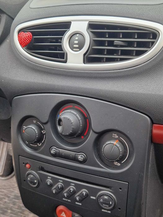 Vendo Renault Clio Rip Curl, em bom estado geral.