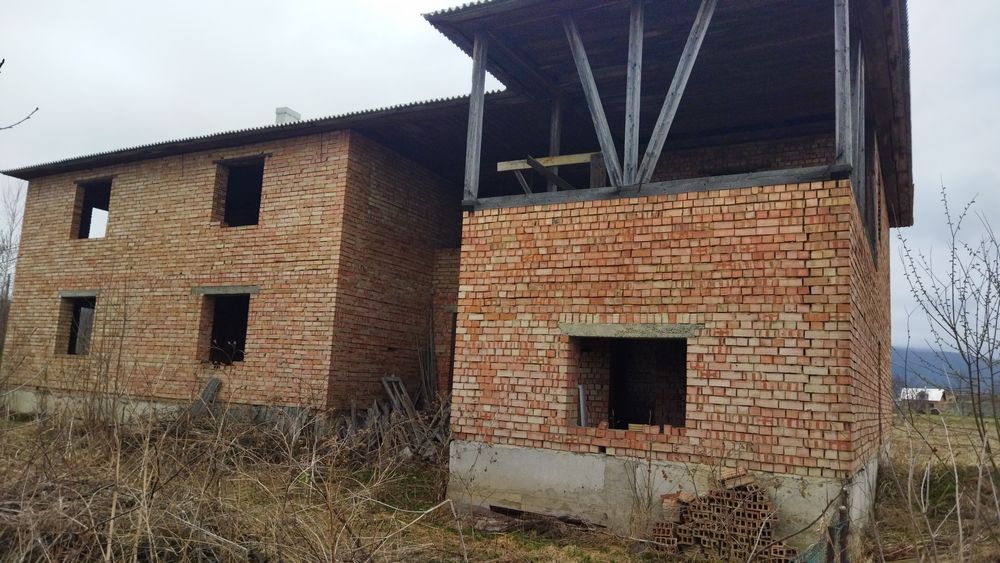 Продам недобудований будинок