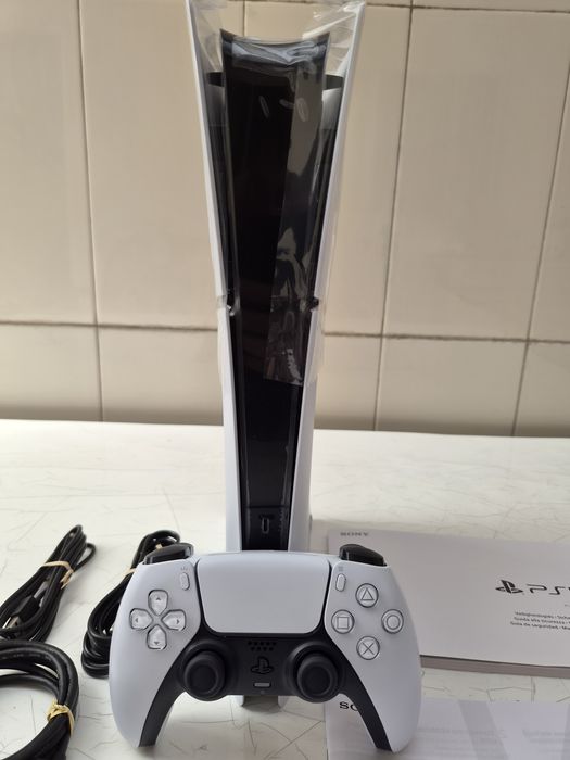 Ps5 slim Digital  + Comando  - Pode ser testada  !!