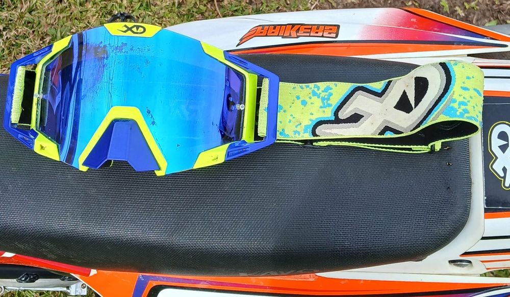 Capacete e óculos motocross