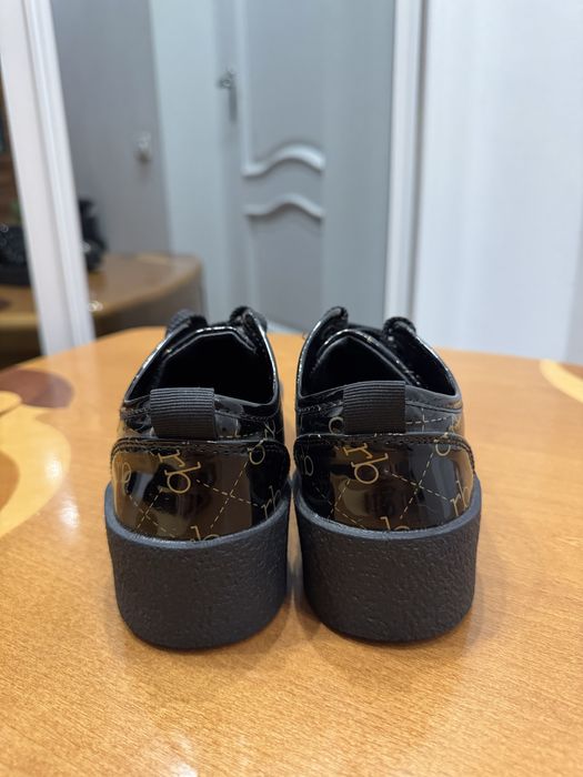 Нові лакові кеди ROCCOBAROCCO 37р.