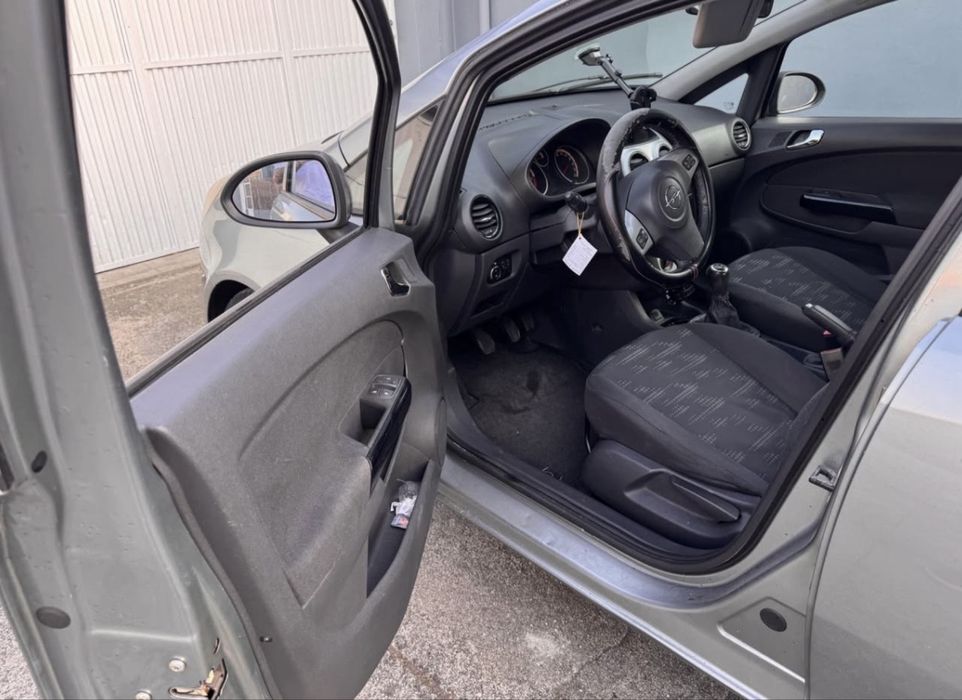 Opel corsa 2011 1.3 cdti
