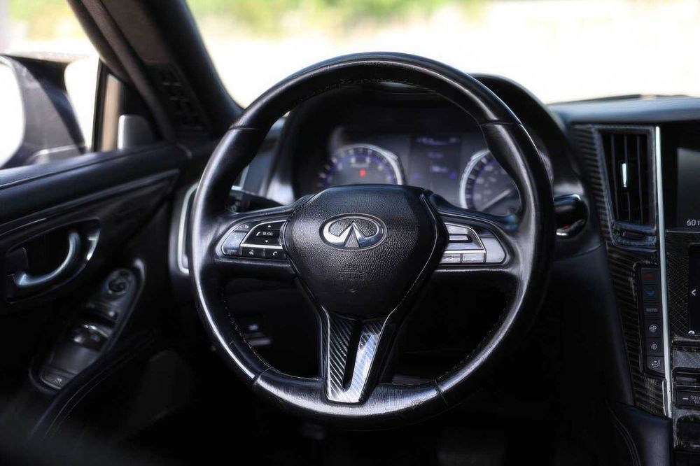 Infiniti Q60 Luxe      2018