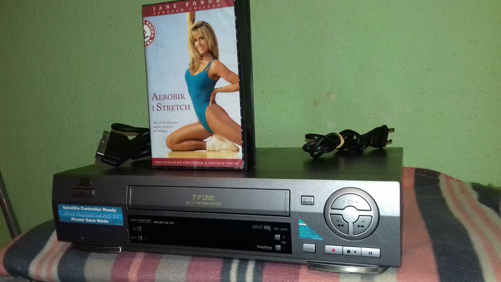 Magnetowid Wideo FHS JVC - HR 670 EU Pilota brak