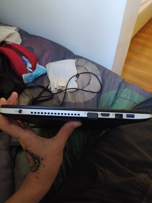 Laptop Asus
Processador Intel i5
12GB Memoria Ram
256GB SSD64729832168451123