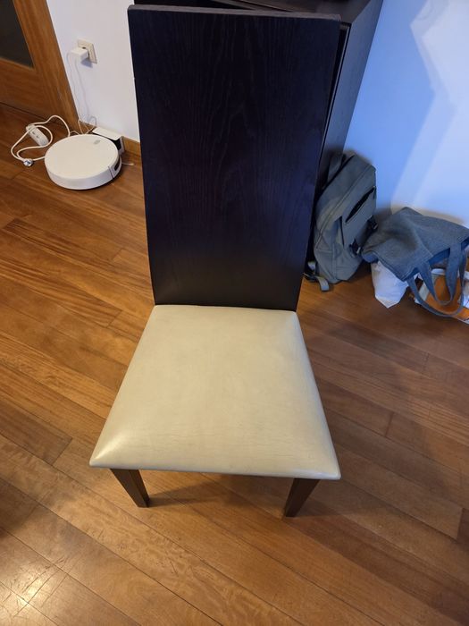 Vendo mesa com cadeiras