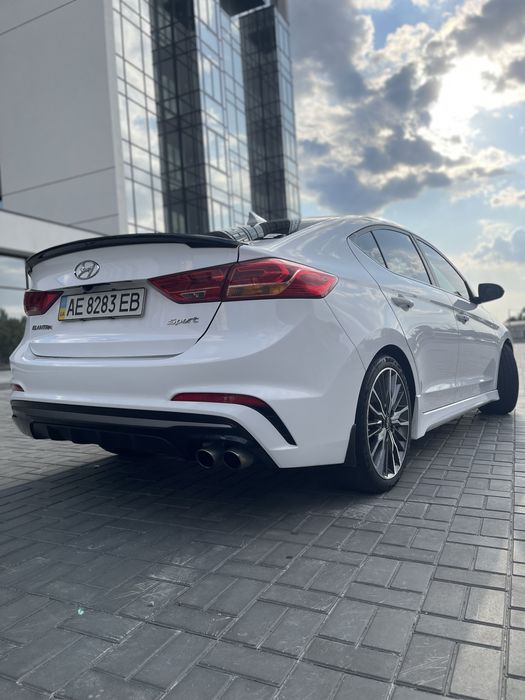 Hyundai Elantra Sport  2018 White 1.6L turbo
