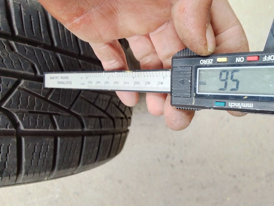 Cena za 2 Opony wielosezonowe 215/60r16 DELINTE