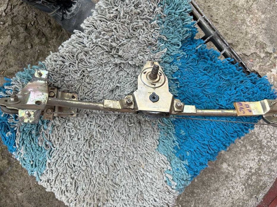 Склопідйомник  задній   ЗАЗ Таврія  Славута