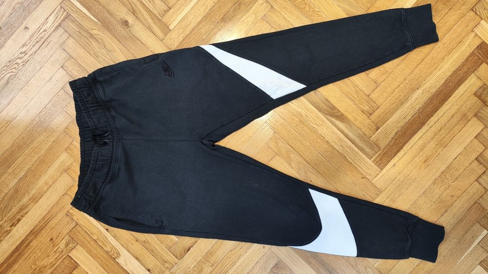 Чоловічі спортивні штани Nike розмір S