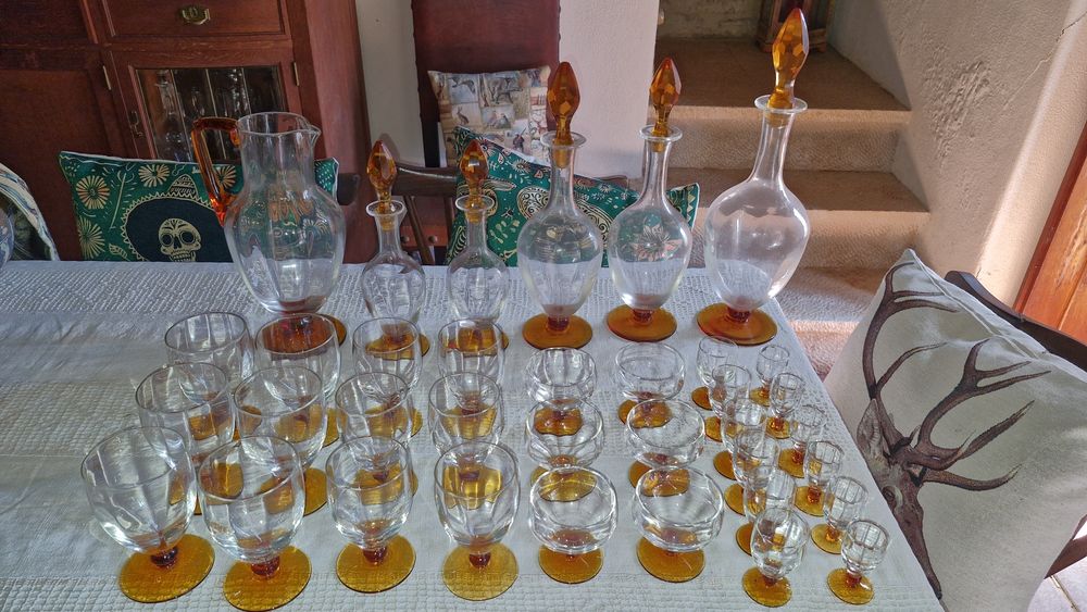 Serviço de copos bicolor em vidro art decô