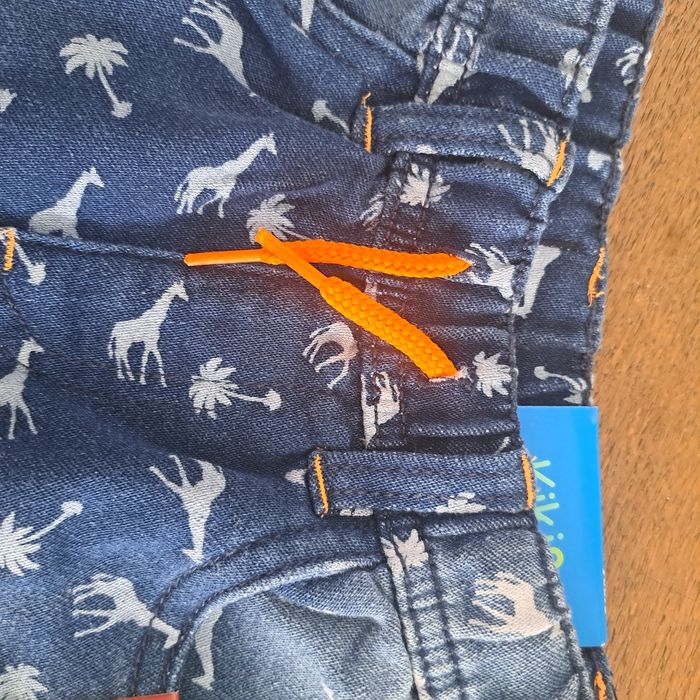 Nowe spodeneki na lato dla chłopca r. 104