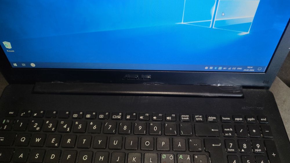 Ноутбук Asus F553S