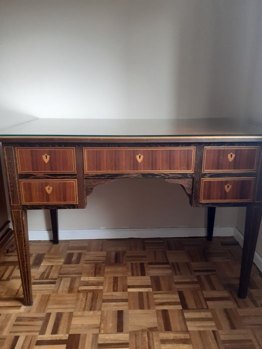 Secretaria com 5 gavetas