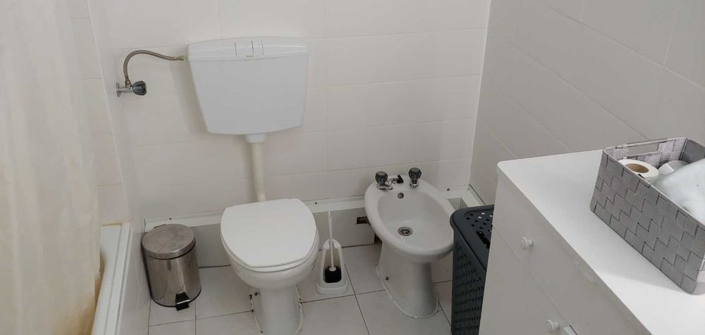 Alugo quarto individual a rapaz a 5 minutos da universidade de aveiro