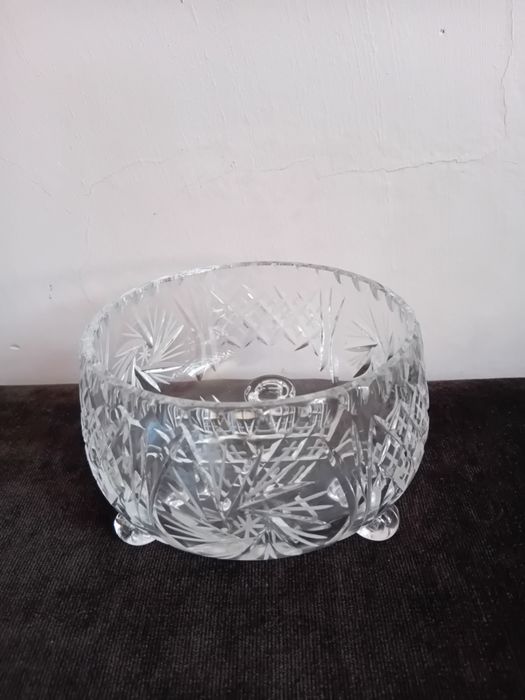 Szklana kryształowa misa.