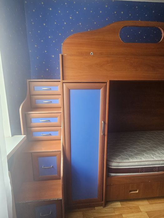 Срочно, двухъярусная кровать- стенка