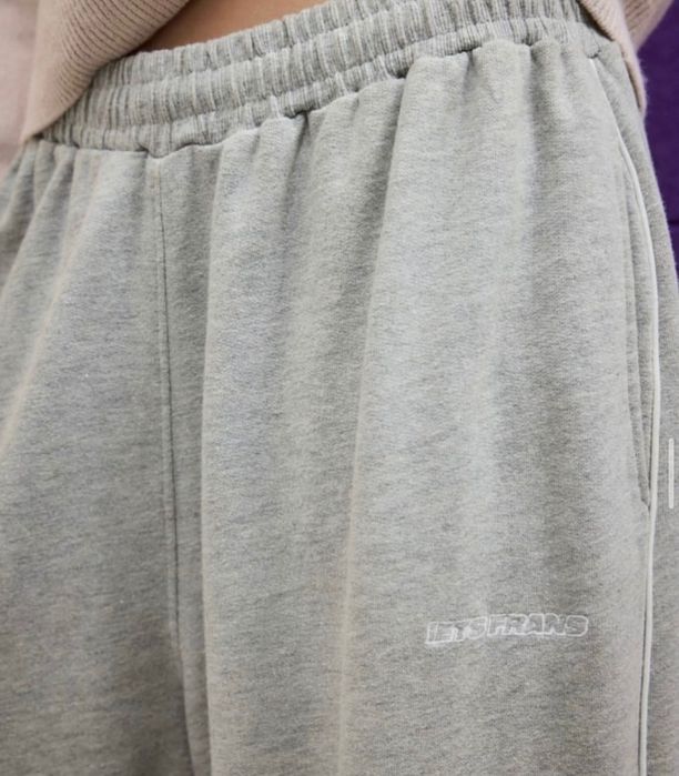 штани Urban Outfitters сірого кольору