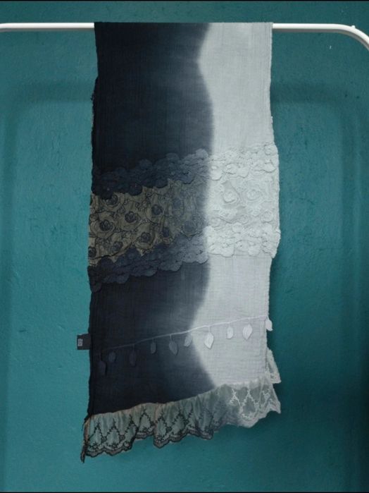 Bawełniany szal tie dye szary, duża bawełniana koronkowa szara chusta z koronką