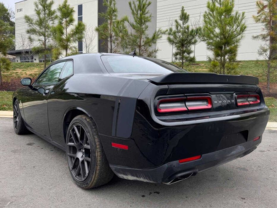 Dodge Challenger SRT Hellcat      2017