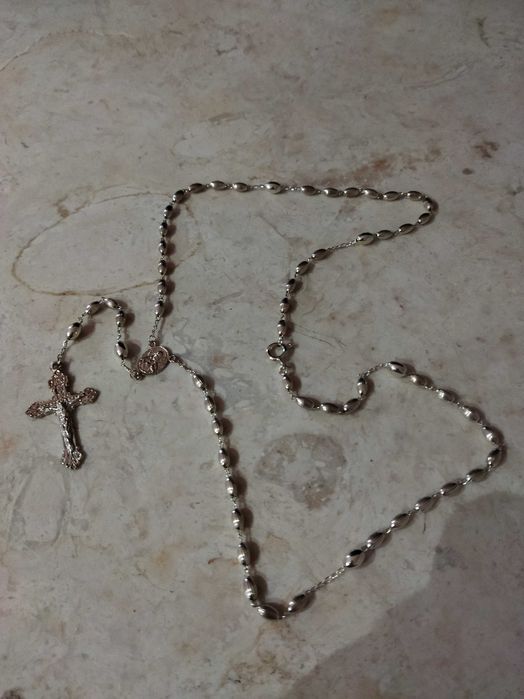 Terço em prata de lei, com contraste!