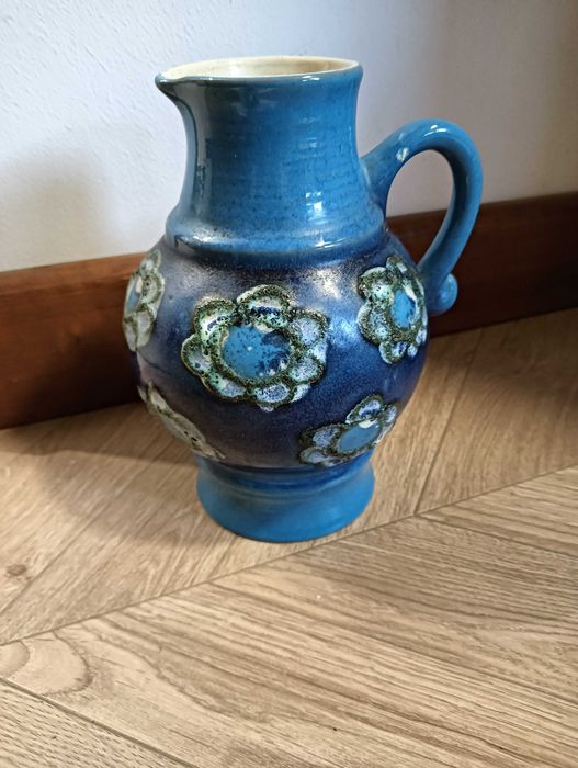 Dzbanek ceramiczny z uchem Strehla kwiaty