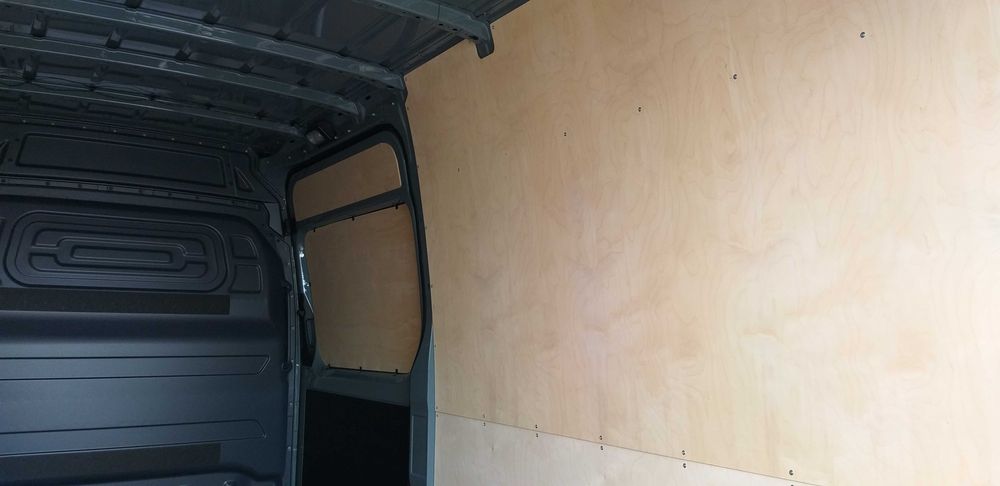 Zabudowa busa MB Sprinter L3H2 zabudowa paki sklejką