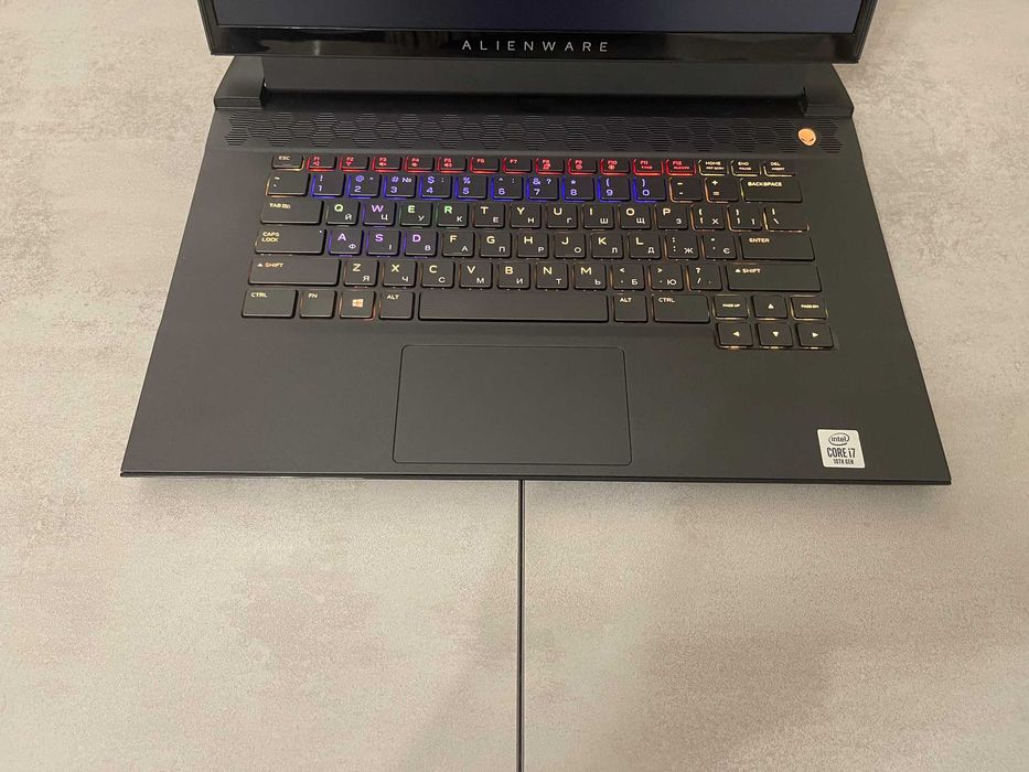 Ігровий ноутбук Dell Alienware 15 R3 / 15,6" FHD IPS / i7-10750H / 16GB / 512GB / GeForce RTX 2070 Super 8GB