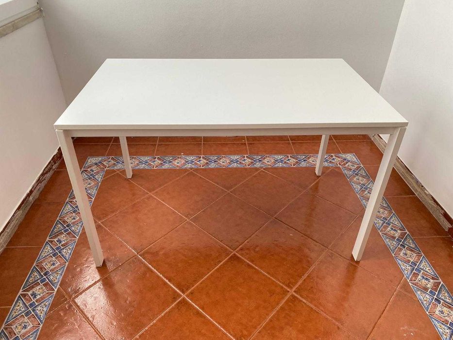 Mesa Branca IKEA - 125cm X 75cm