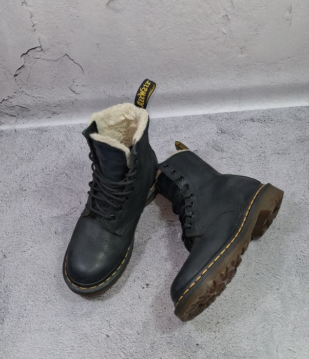 Ботинки Dr. Martens Serena с мехом кожаные женские высокие кроссовки