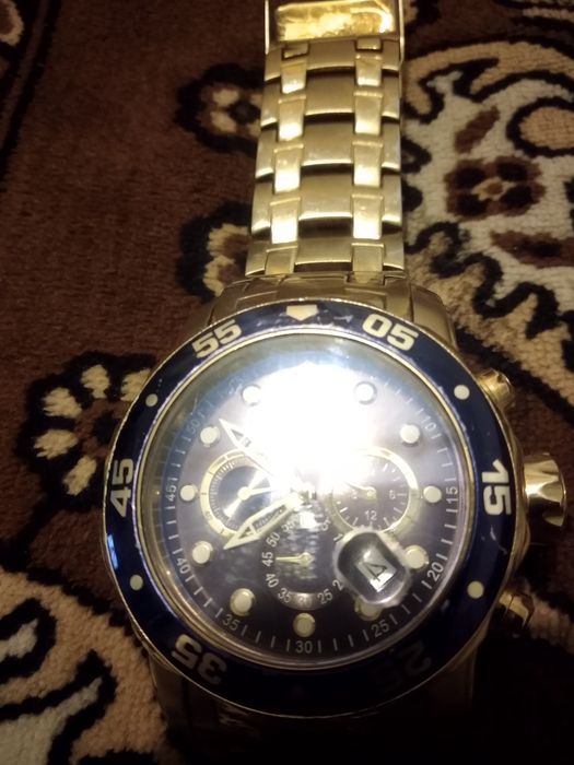 Продам часы  INVICTA оригинал .