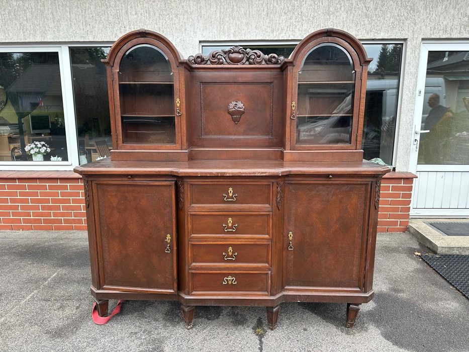 Komplet mebli międzywojennych kredens komoda stół

Opis:
Sp