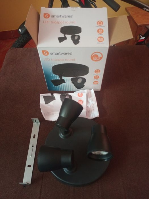 Lampa LED sufitowa , kinkiet, regulacja .