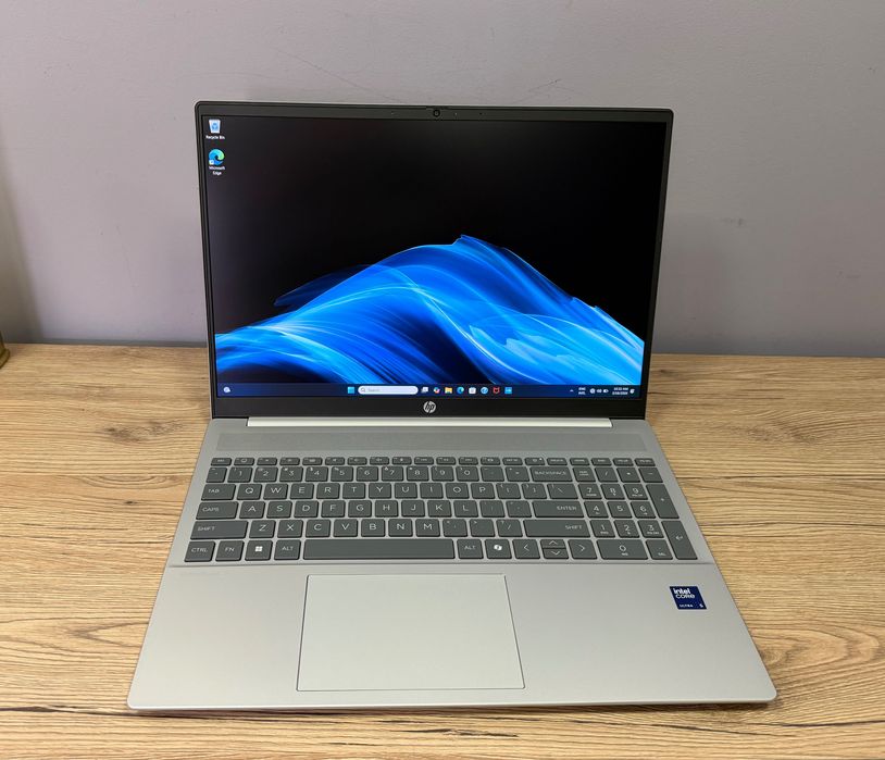 HP OMNIBook 5 ULTRA 5 225U\16 ram\1 TB SSD\Touch\INTEL R Graphics
