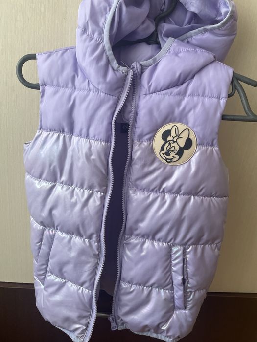 Безрукавка для дівчинки стан нової