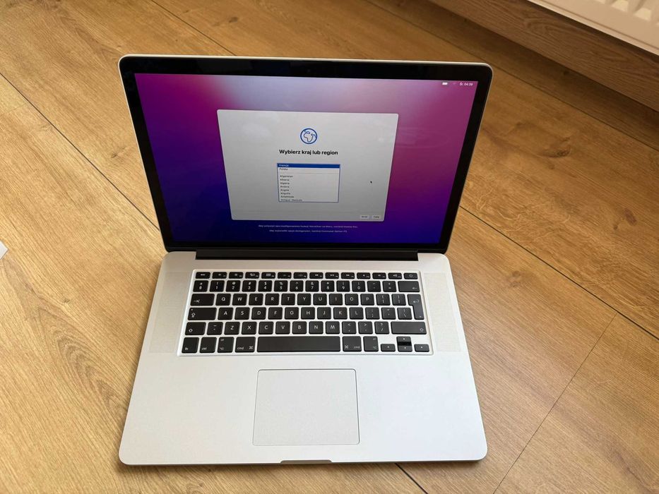 MacBook Pro 15.4 2.2Ghz 16GB, 256gb Mid 2015