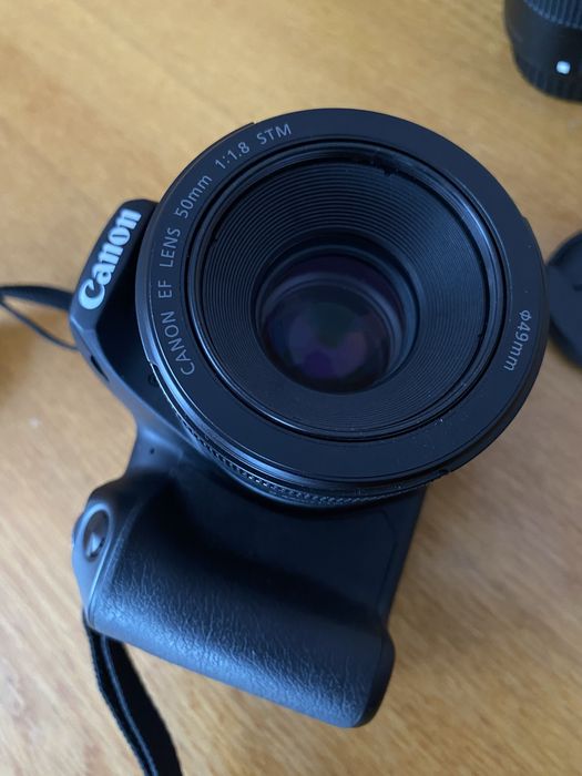 Canon 250d у відмінному стані