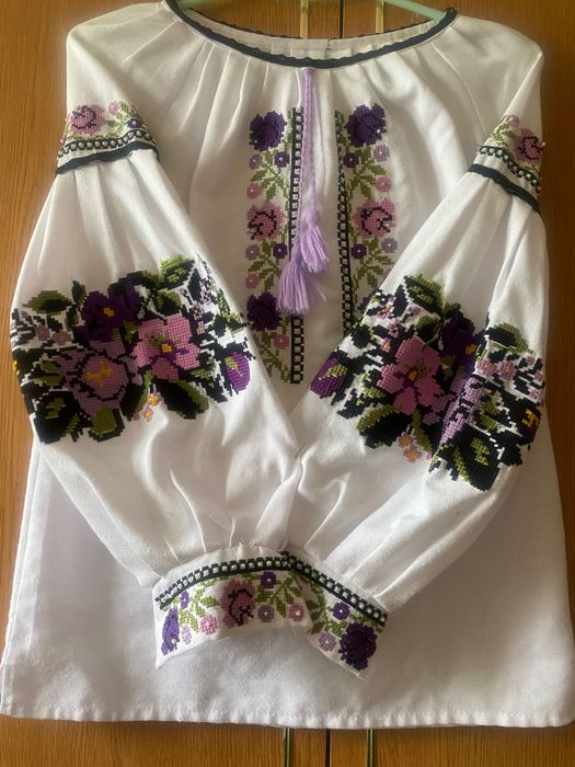 Вишиванка для дівчинки.