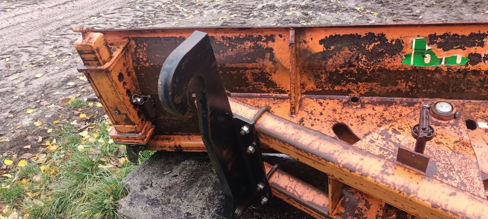 Відвал снігоприбиральний JCB