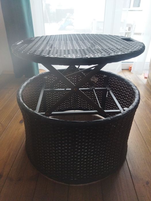 Stolik/pufa brązowa rattanowa