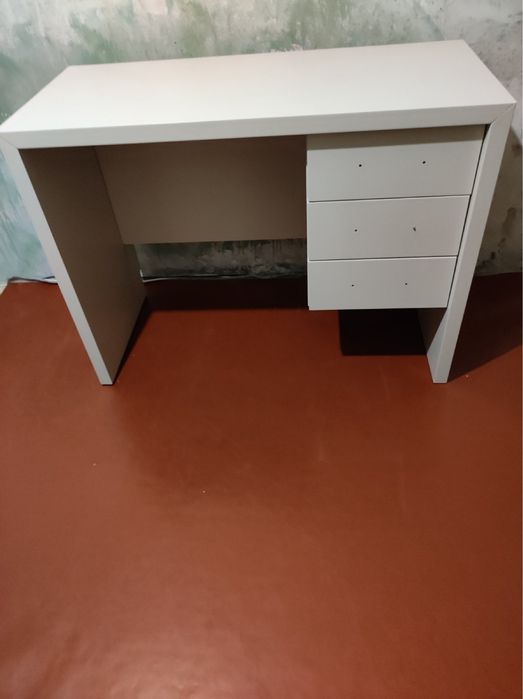 Стіл письмовий , офісний