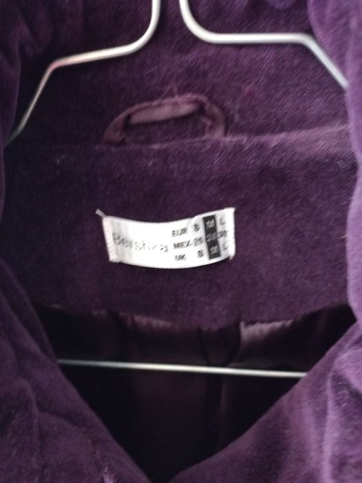 Casaco novo em veludo roxo