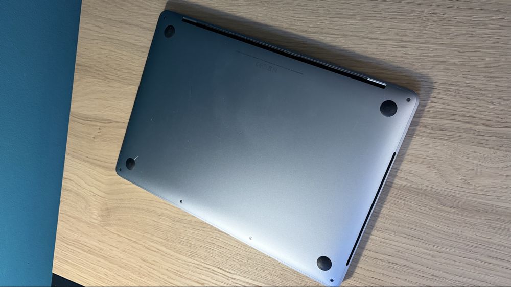 MacBook Pro 13” 3.1GHz 8RAM 250 SSD
