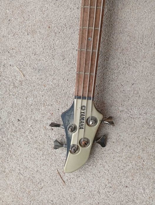 Baixo Yamaha RBX374