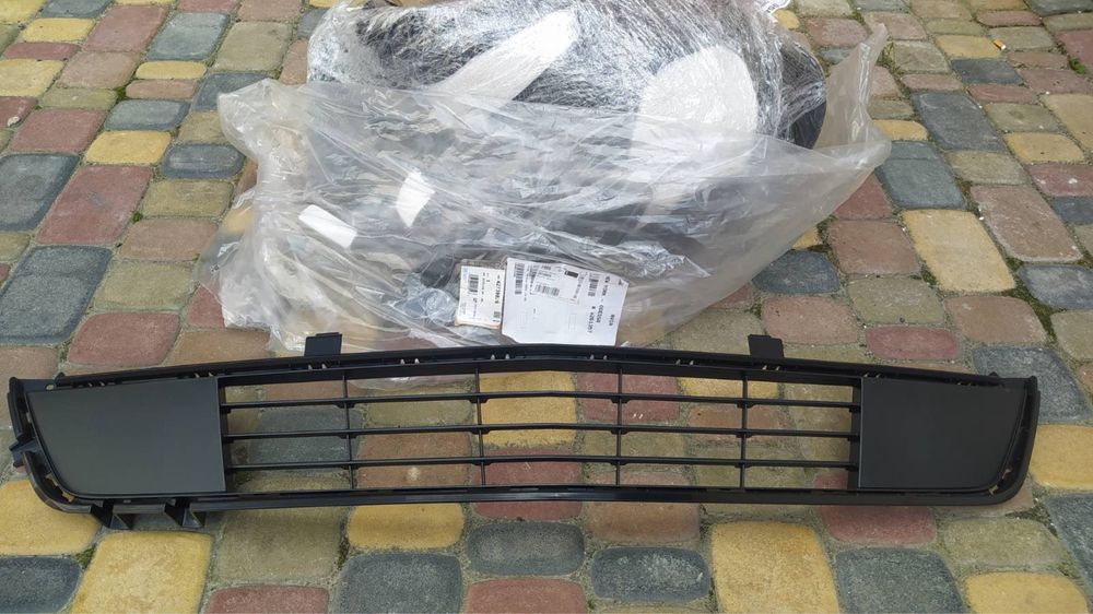 Chevrolet bolt EUV нижняя решетка бампера