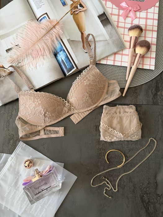 Красивий бюстгальтер Intimissimi, різні моделі